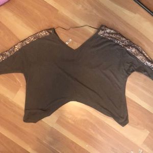 Long sleeve brown sweater w sequin detailing